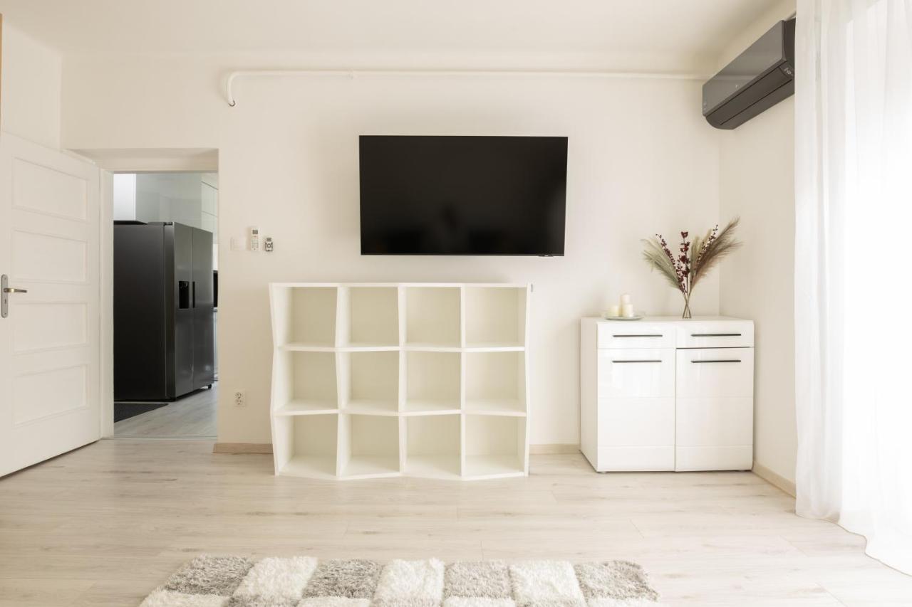 Apartmán Smart Square With Free Parking Debrecín Exteriér fotografie