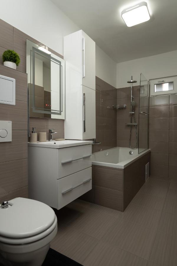 Apartmán Smart Square With Free Parking Debrecín Exteriér fotografie